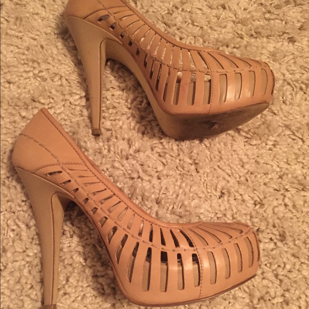 BCBG  Estrella tan pumps Size 8.5